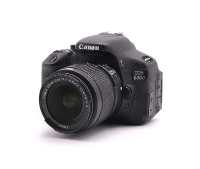 Canon EOS 600D kit (пробег 17385 кадров)