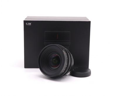 Сверхширокоугольный 7Artisans 12mm/T2.9 в упаковке
