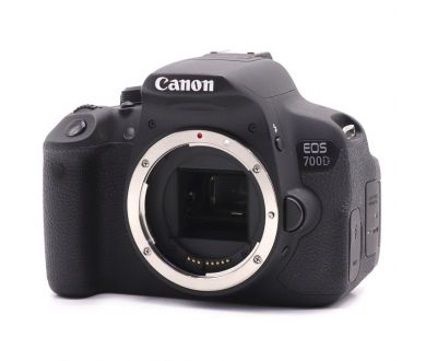 Камера Canon EOS 700D body (пробег 3925 кадров)