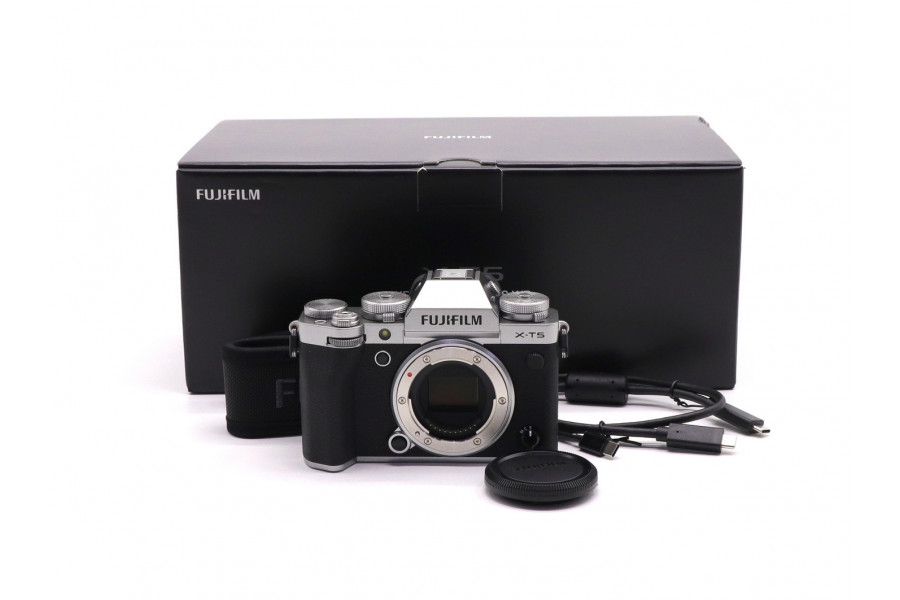 Fujifilm X-T5 body в упаковке (пробег 1030 кадров)