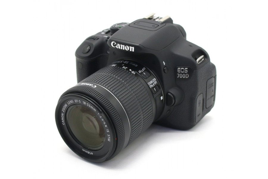 Фотокамера Canon EOS 700D kit (пробег 5335 кадров)