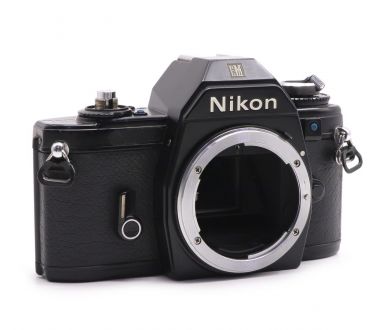 Фотоаппарат Nikon EM body неисправный