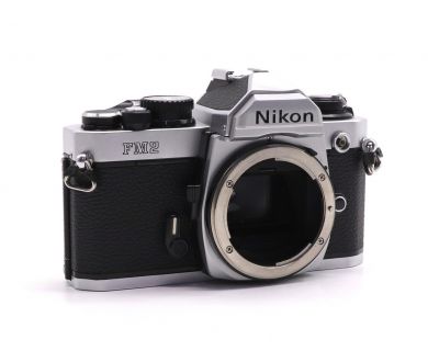 Полупрофессиональная фотокамера Nikon FM2n