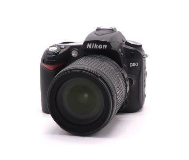 Nikon D90 kit 18-105mm f/3.5-5.6G (пробег 12000 кадров)