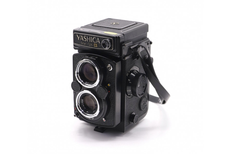 Среднеформатная Yashica Mat-124 G (Japan, 1980)