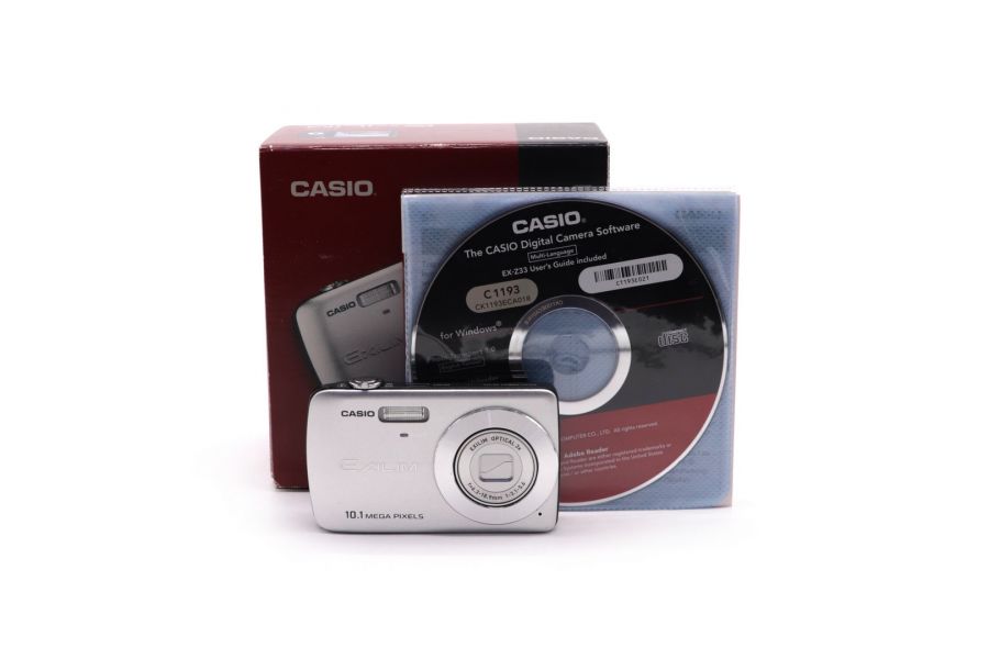 Цифровая камера Casio Exilim EX-Z33 в упаковке