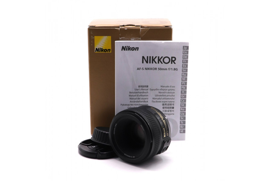 Фикс-объектив Nikon 50mm f/1,8G AF-S Nikkor в упаковке