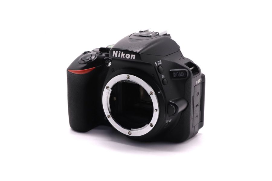 Фотоаппарат Nikon D5600 body (пробег 28395 кадров)