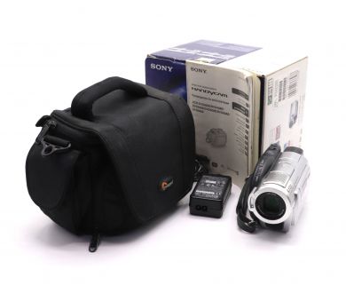 Видеокамера Sony DCR-DVD508E в упаковке