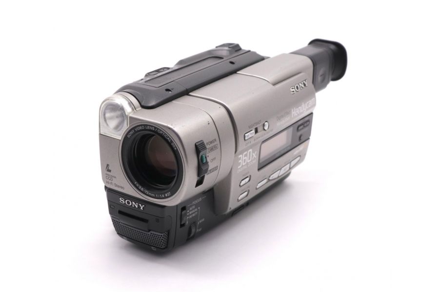 Видеокамера аналоговая Sony CCD-TR913E формата Hi8