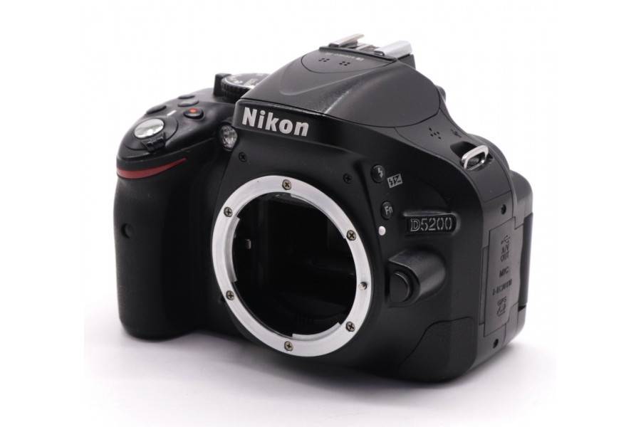 Фотокамера Nikon D5200 body (пробег 14915 кадров)