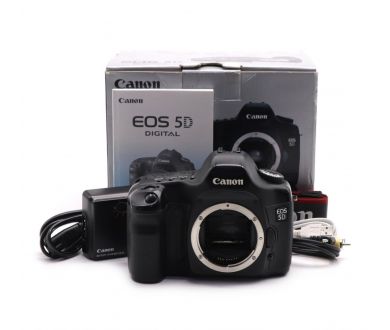 Цифровая фотокамера Canon EOS 5D body в упаковке
