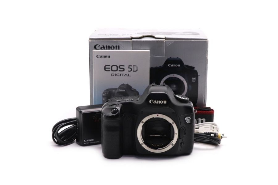 Цифровая фотокамера Canon EOS 5D body в упаковке