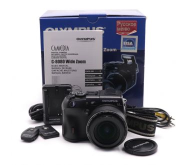 Фотокамера Olympus C-8080 Wide Zoom в упаковке
