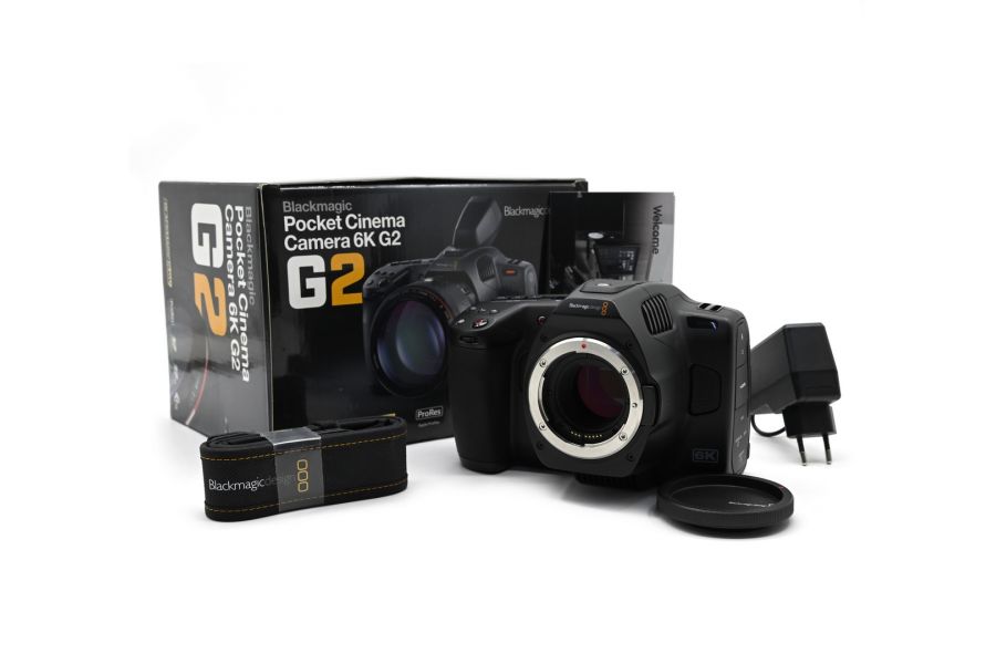 Blackmagic Pocket Cinema Camera 6K G2 в упаковке