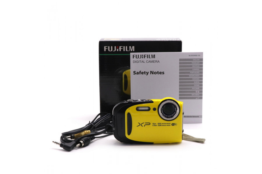 Цифровая камера Fujifilm FinePix XP80 в упаковке