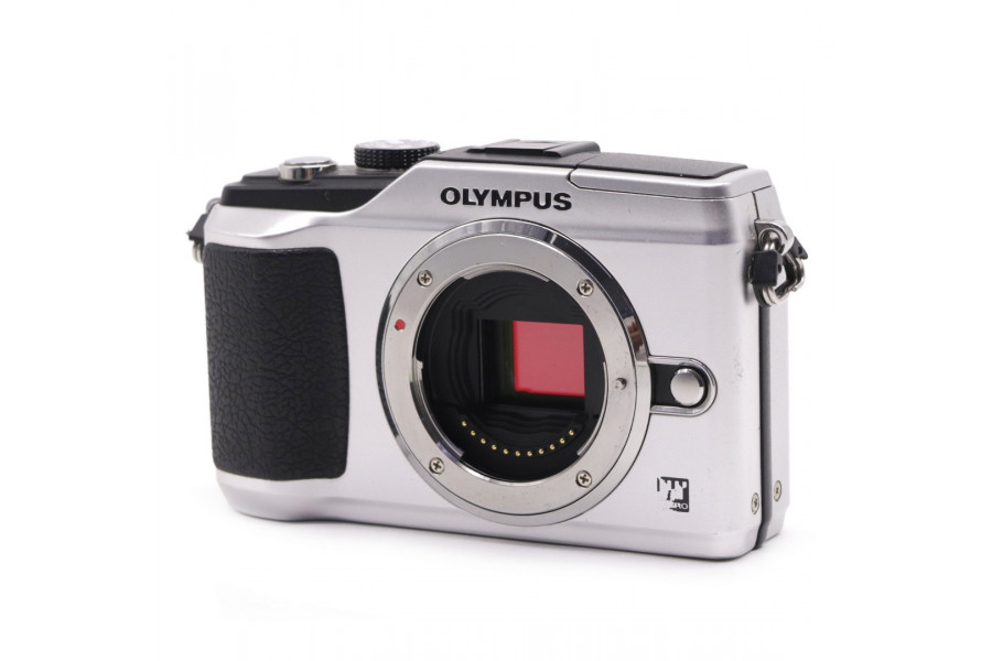 Компактная фотокамера Olympus Pen E-PL2 body