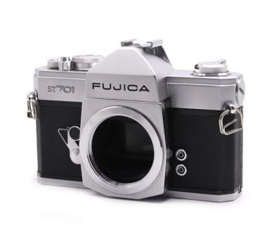 Зеркальная пленочная камера Fujica ST701 body