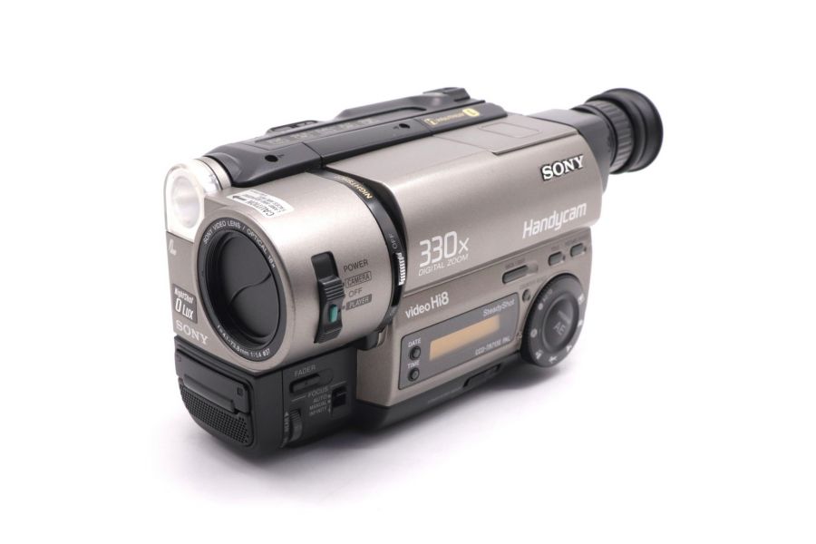 Видеокамера аналоговая Sony CCD-TR717E