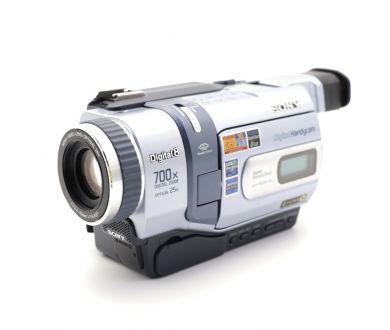Видеокамера из линейки Handycam Sony DCR-TRV340E
