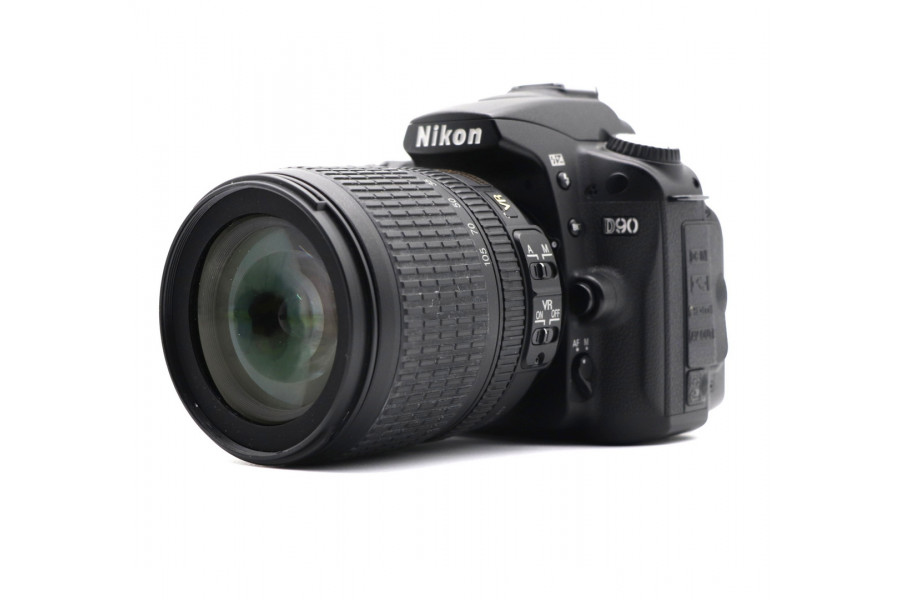 Nikon D90 kit 18-105mm f/3.5-5.6G (пробег 11280 кадров)