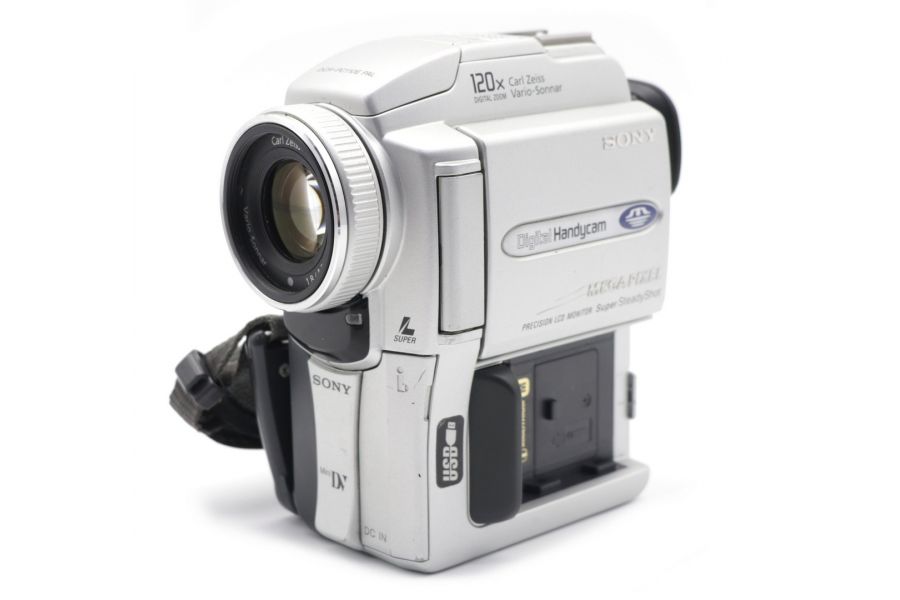 Видеокамера цифровая Sony DCR-PC110E Handycam