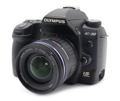 Камера Olympus E-30 kit (пробег 25330 кадров)