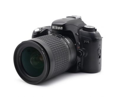 Зеркальный плёночный фотоаппарат Nikon F75 kit