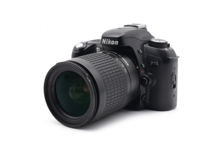 Зеркальный плёночный фотоаппарат Nikon F75 kit