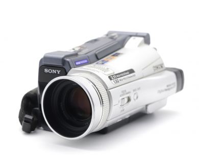Цифровая видеокамера Sony DCR-IP210E (Япония)