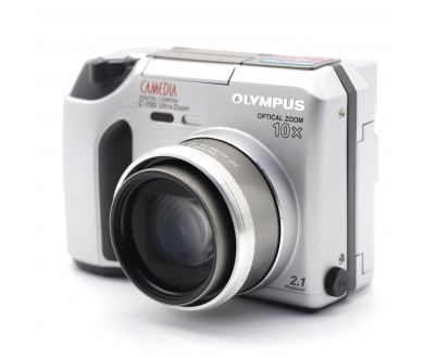 Компактная камера Olympus Camedia C-700