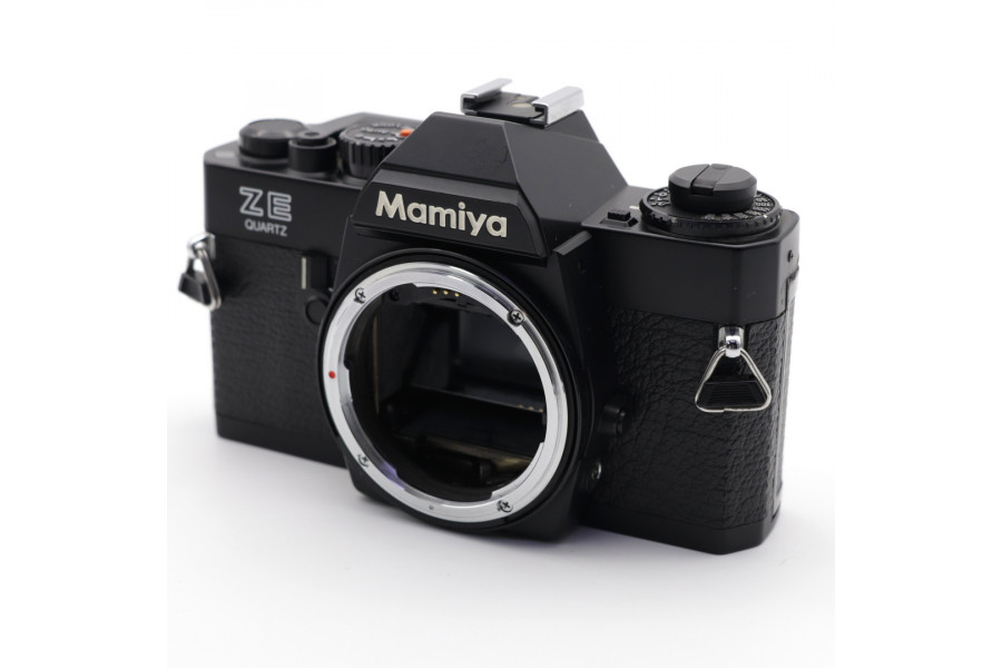 Плёночный фотоаппарат Mamiya ZE Quarts body