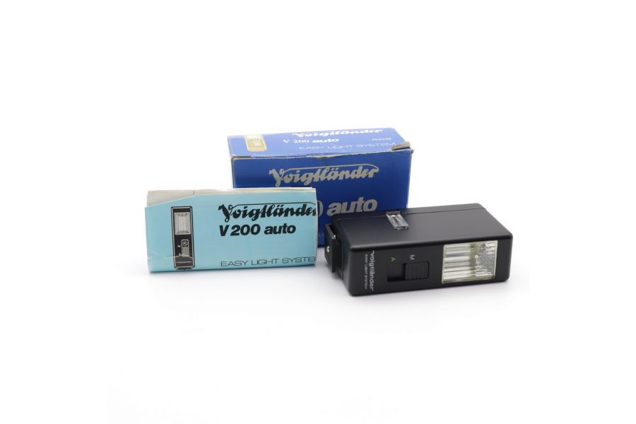 Фотовспышка Voigtlander V200 Auto в упаковке