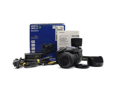 Цифровая камера Sony Cyber-shot DSC-R1 в упаковке