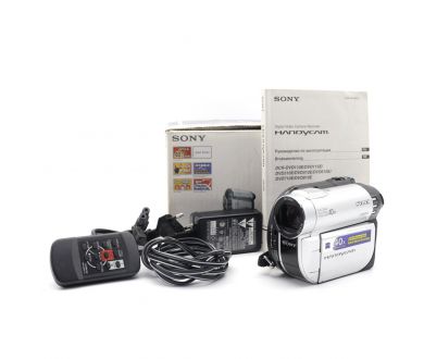 Цифровая видеокамера Sony DCR-DVD610E в упаковке