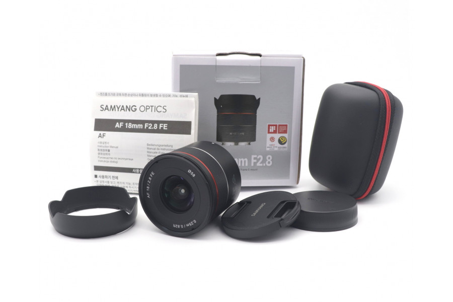 Объектив Samyang AF 18mm f/2.8 Sony FE в упаковке