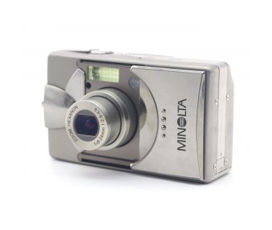 Цифровой фотоаппарат Minolta DIMAGE G500