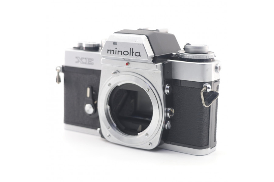 Зеркальный пленочный фотоаппарат Minolta XE body