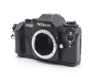 Зеркальный фотоаппарат Nikon F-301 body (Япония)