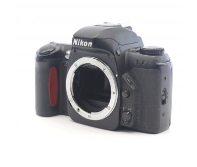 Пленочная зеркальная фотокамера Nikon F65 body