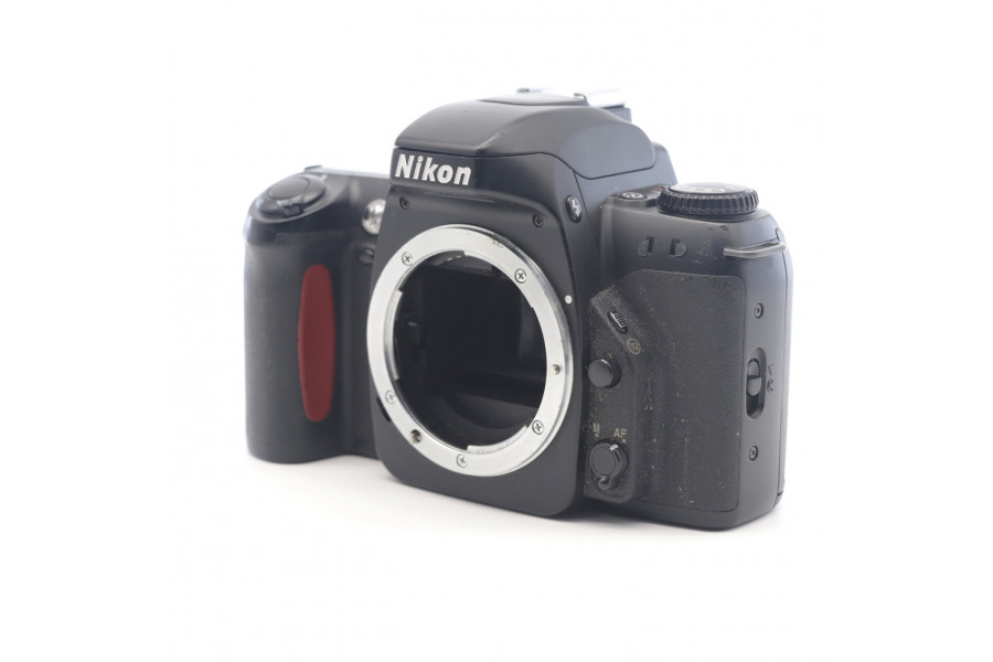 Пленочная зеркальная фотокамера Nikon F65 body