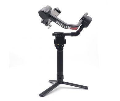 Трехосевой стабилизатор DJI Ronin RS 4 Pro Combo