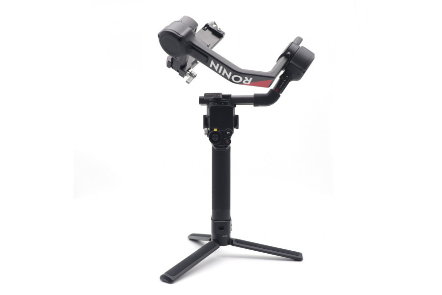 Трехосевой стабилизатор DJI Ronin RS 4 Pro Combo