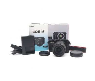 Цифровая камера Canon EOS M kit в упаковке
