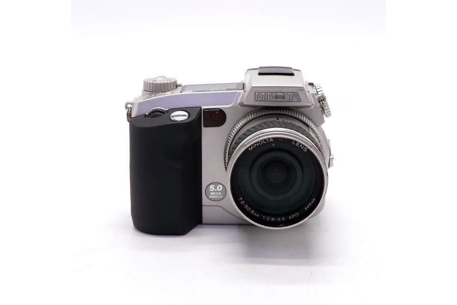 Minolta Dimage 7i (Japan, 2003)