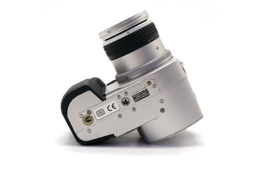 Minolta Dimage 7i (Japan, 2003)