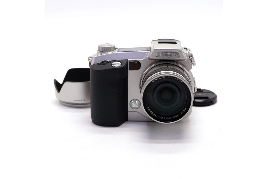 Minolta Dimage 7i (Japan, 2003)