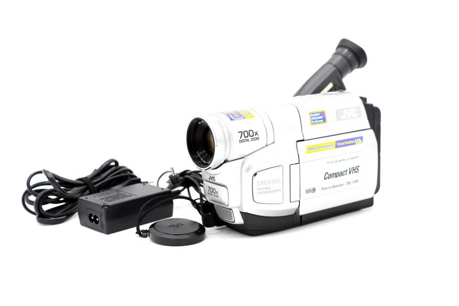 Аналоговая видеокамера формата VHS-C JVC GR-FXM39E 