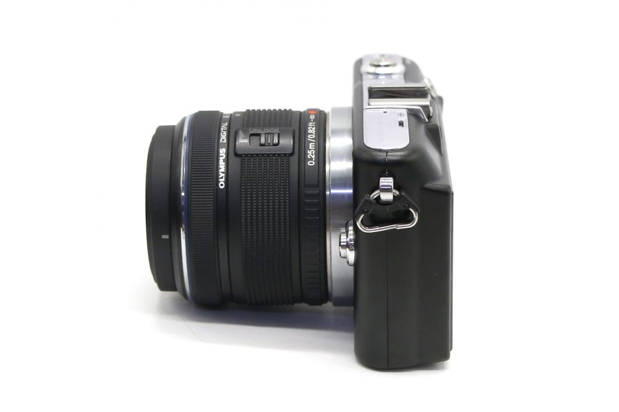 Olympus Pen mini E-PM1 kit (пробег 2500 кадров)