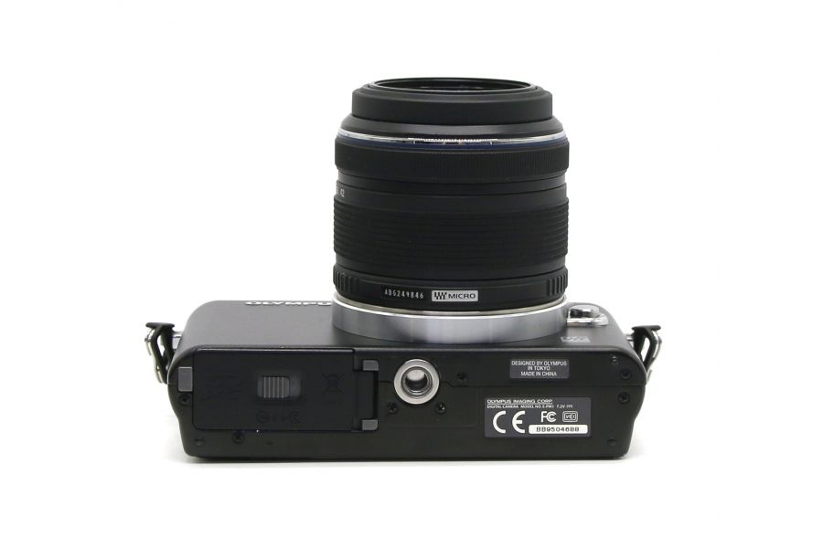 Olympus Pen mini E-PM1 kit (пробег 2500 кадров)